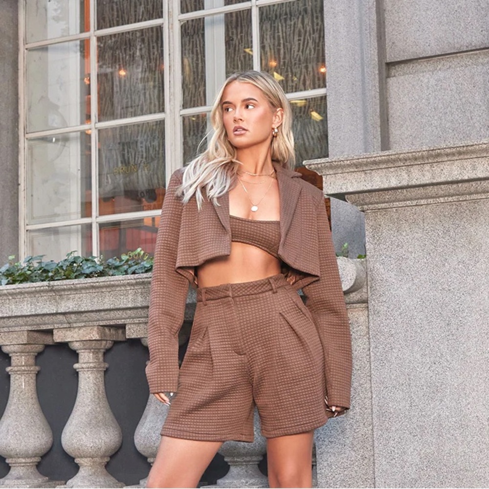 Prettylittlething Blazer & Quilted shorts.